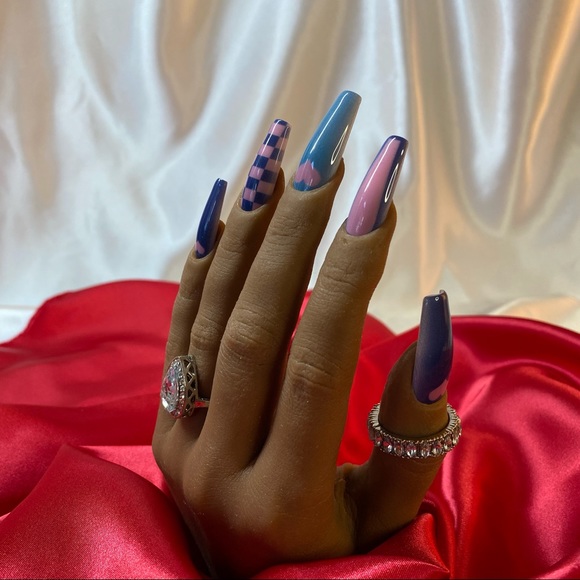 24 piece set of Press on Nails Coffin Shape - Picture 2 of 11